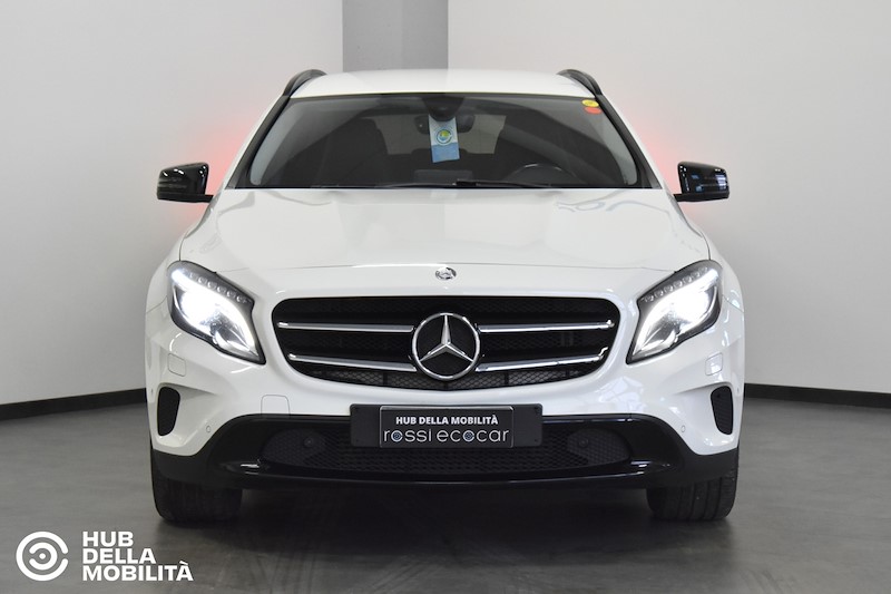 MERCEDES-BENZ GLA 200 d Automatic 4Matic Sport